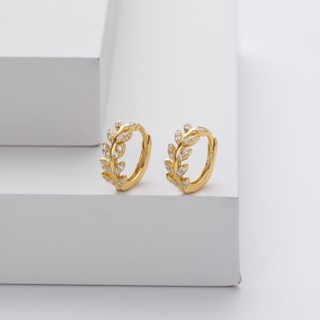 Advanced Cartilage-Piercing Earrings With Zircon And Diamond Inlays